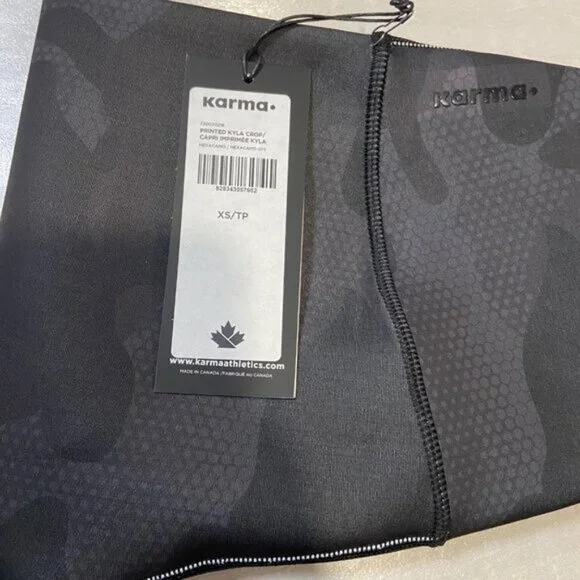 Karma Printed Kyla Crop Capri Leggings XS Black Camouflage Pattern yoga pants - Picture 9 of 11